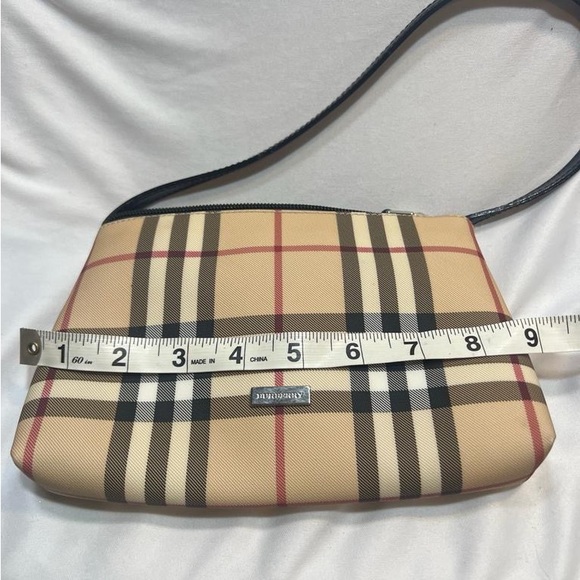 Burberry pretty purse - Picture 1 of 9